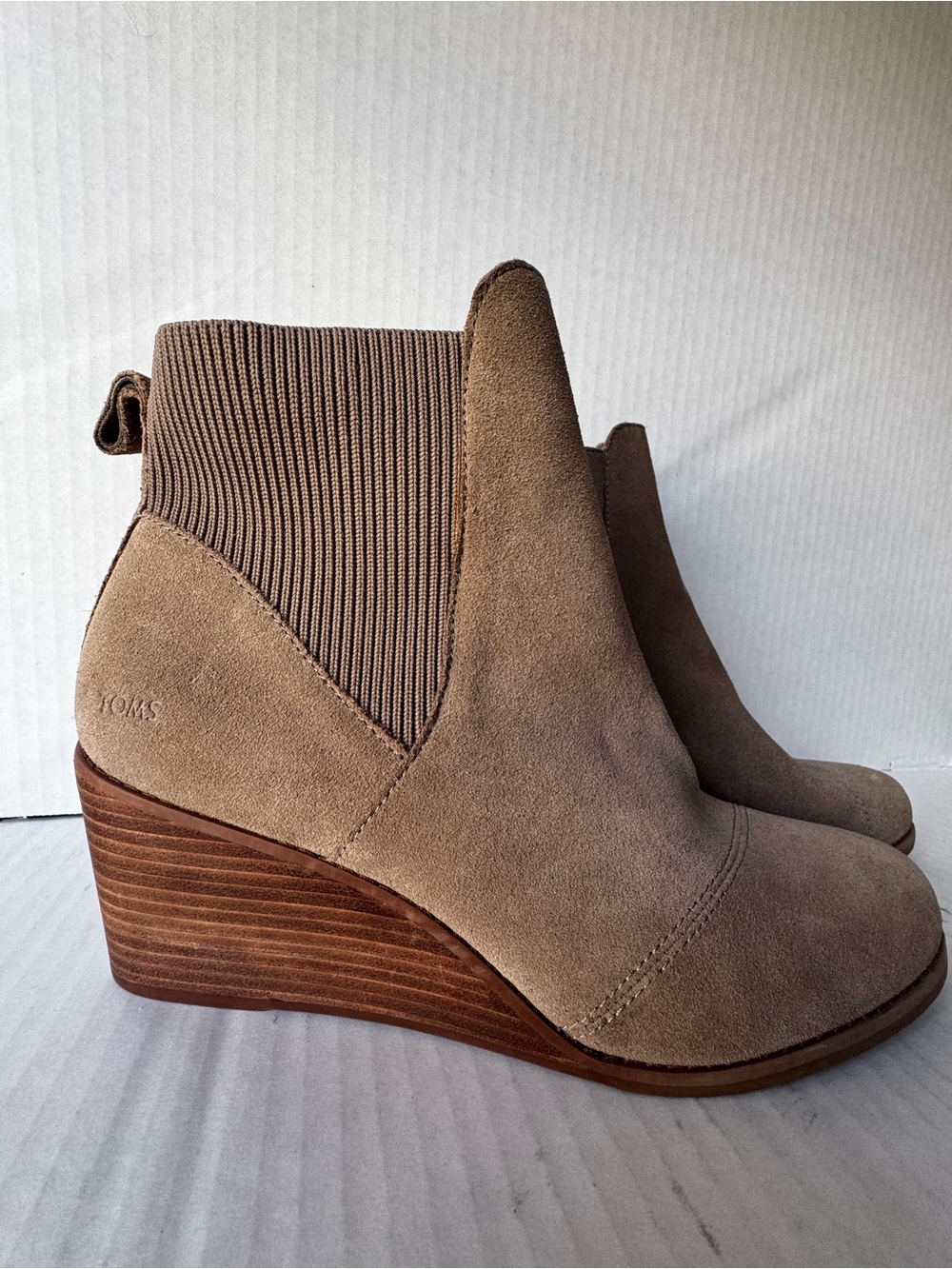 TOMS Taupe Suede Side-Zip Elastic Gore Wedge Ankle Booties Women's Size 10